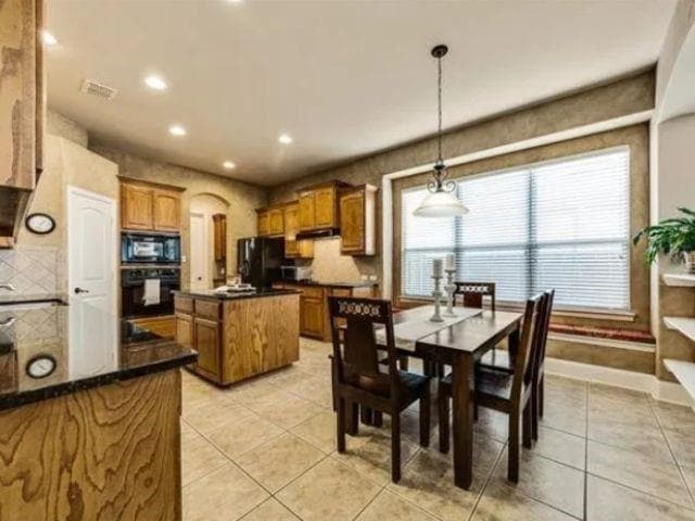 Building Photo - 935 Pelican Dr