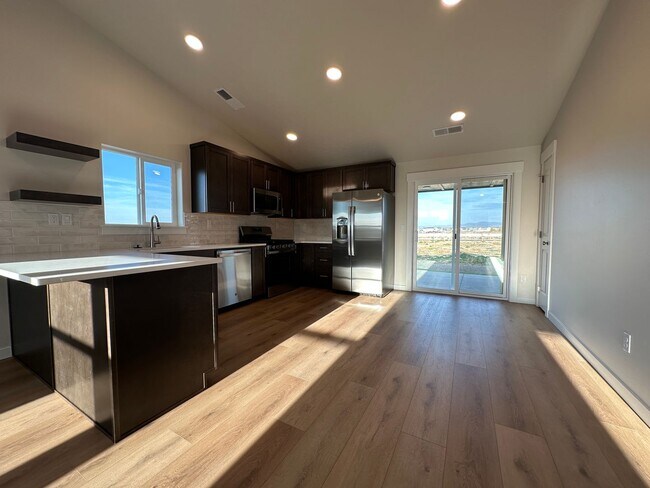 Building Photo - 3bed, 2bath 1,148sq.ft. 2car garage home in Harvest Creek Sub - Nampa