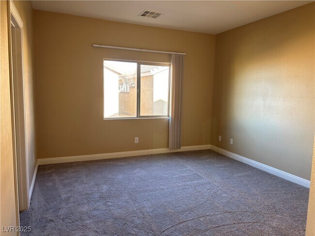Building Photo - 9473 Alma Ridge Ave