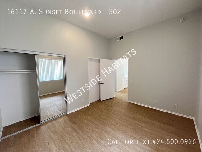 Building Photo - 16117 W Sunset Blvd