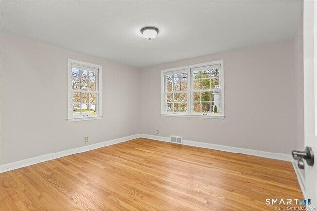 Building Photo - 608 Stillson Rd