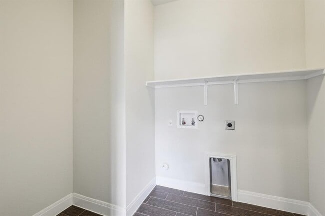 Building Photo - 10418 Turnbull Loop