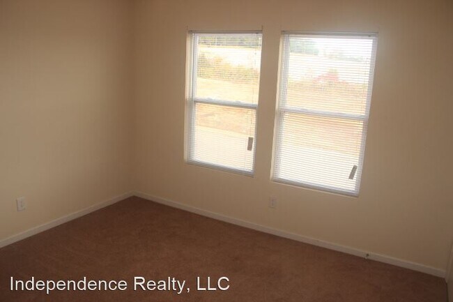 Building Photo - 3 br, 2.5 bath House - 316 Mertle Drive NE