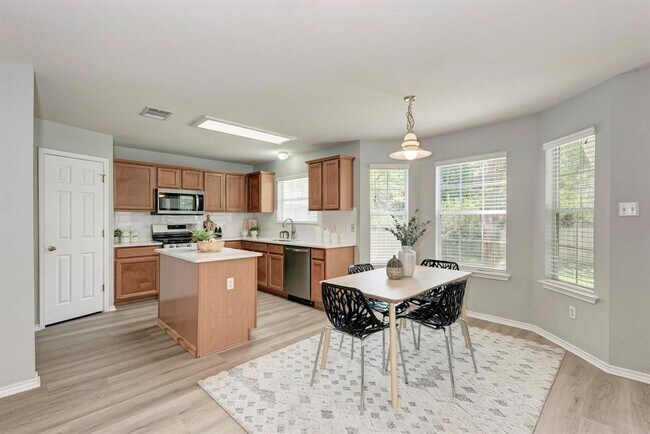 Building Photo - 10301 Beard Ave