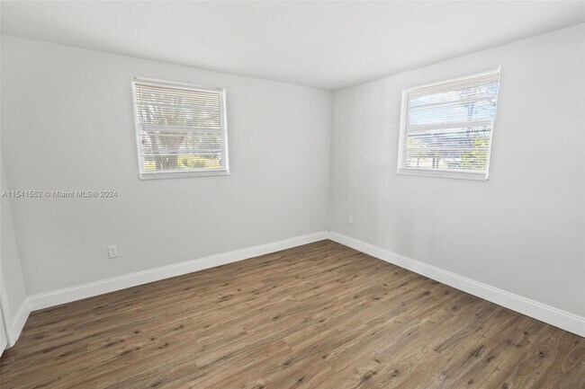 Building Photo - 101 Jasmine Ct