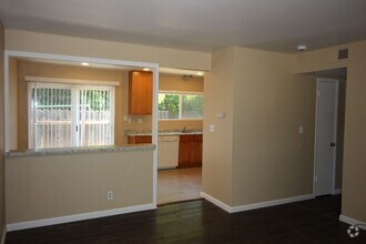 Building Photo - 4441 Yukon Dr