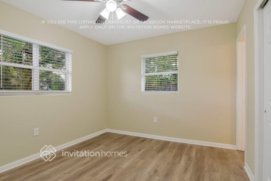 Building Photo - 6202 Balboa Dr