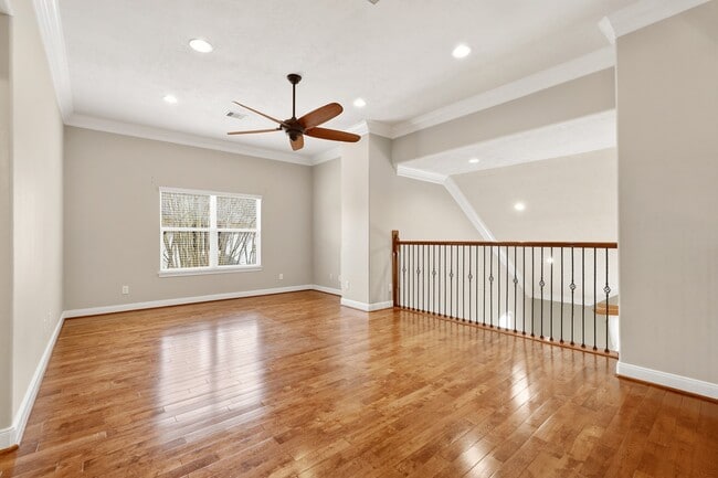 Building Photo - 2702 Pine tr