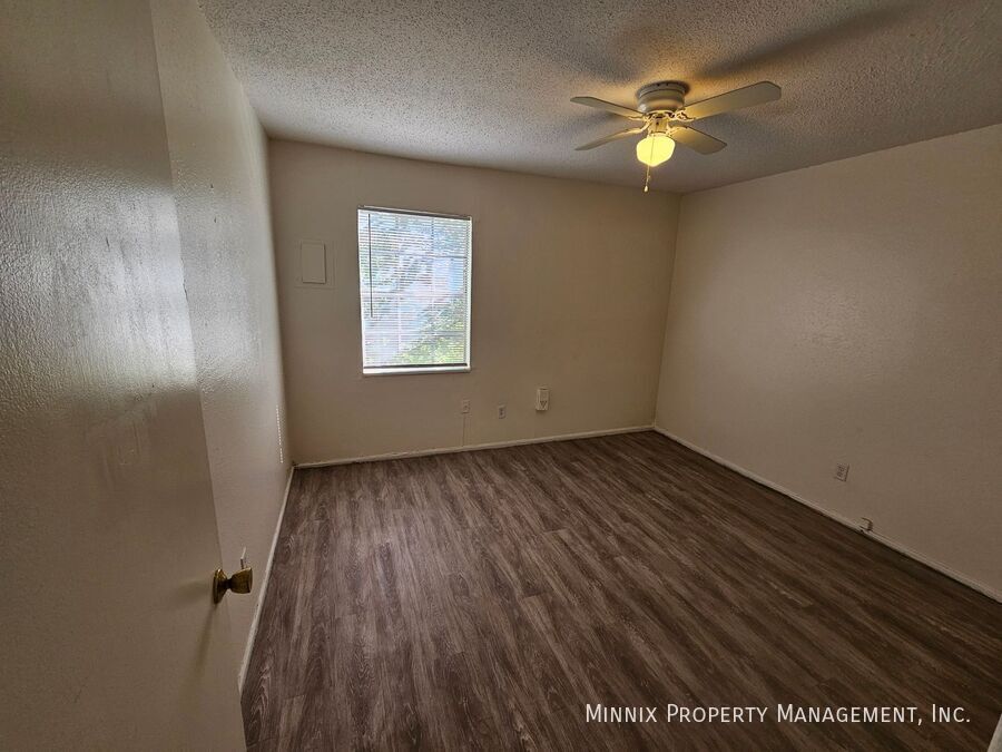Building Photo - 1600 Yonkers St