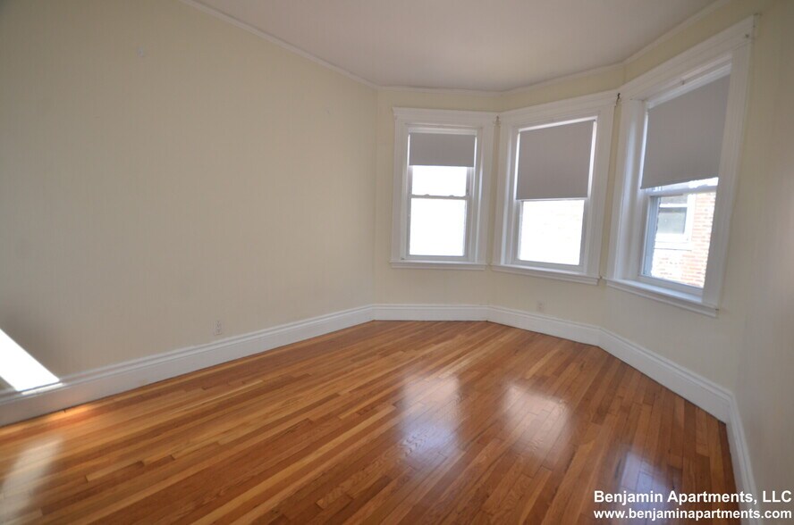 Building Photo - 5 Walbridge St