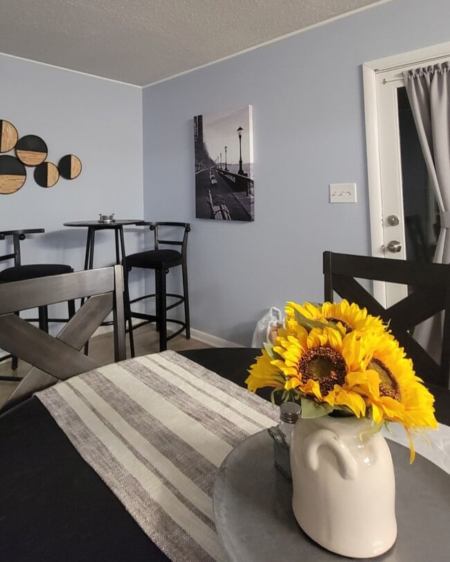 Dinning room - 117 Oberlin Rd