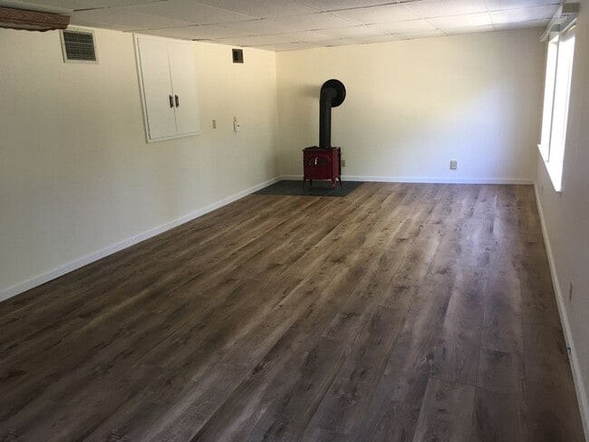 Building Photo - 62 Young Dr