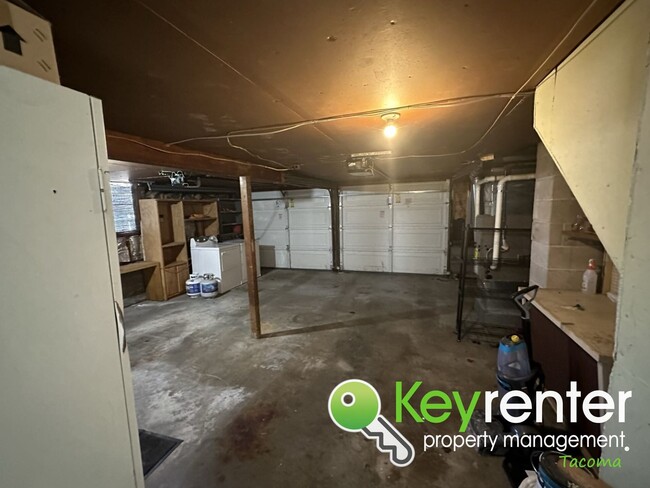 Building Photo - Must-see Gorgeous North End Tacoma House