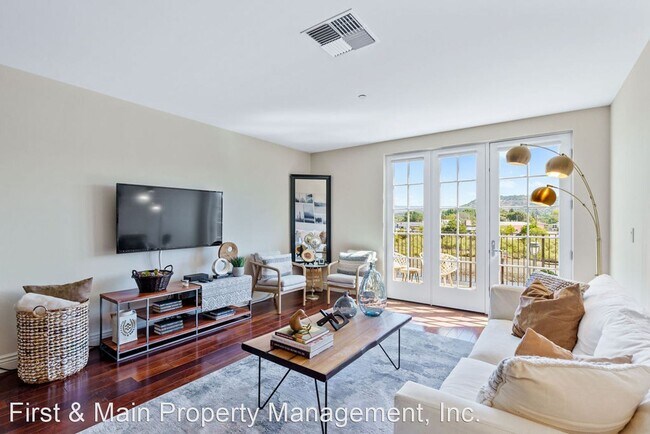 Building Photo - 1 br, 1 bath House - 588 Main Street, Unit...