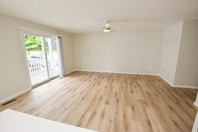 Building Photo - 18085 Bulla Rd