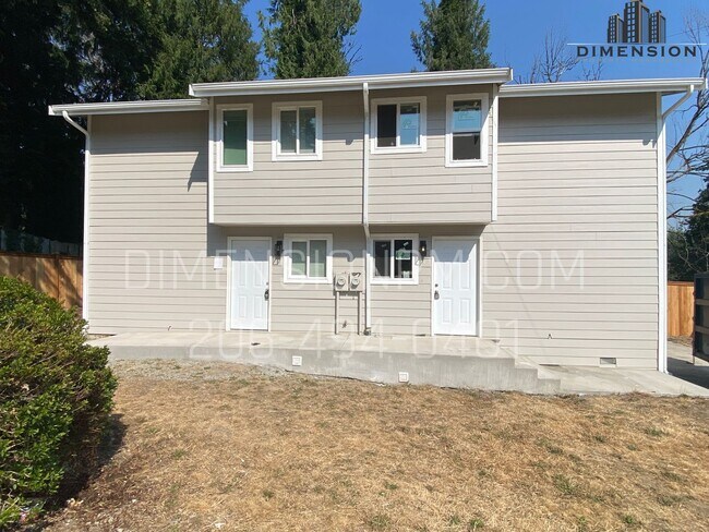 Building Photo - Nice, refreshed duplex with fireplace and W&D hook ups in Edgewood! Available NOW!