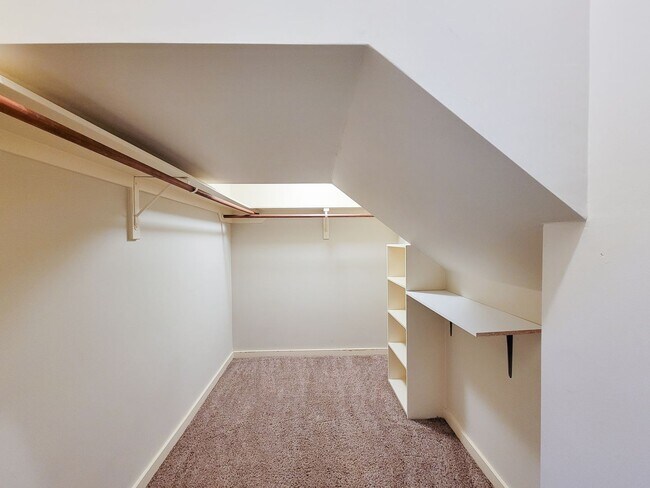 Building Photo - Elegant Gated Townhome Offering Unparallel...