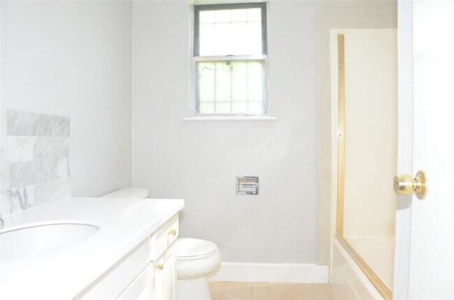 Building Photo - 6502 Briar Terrace Dr