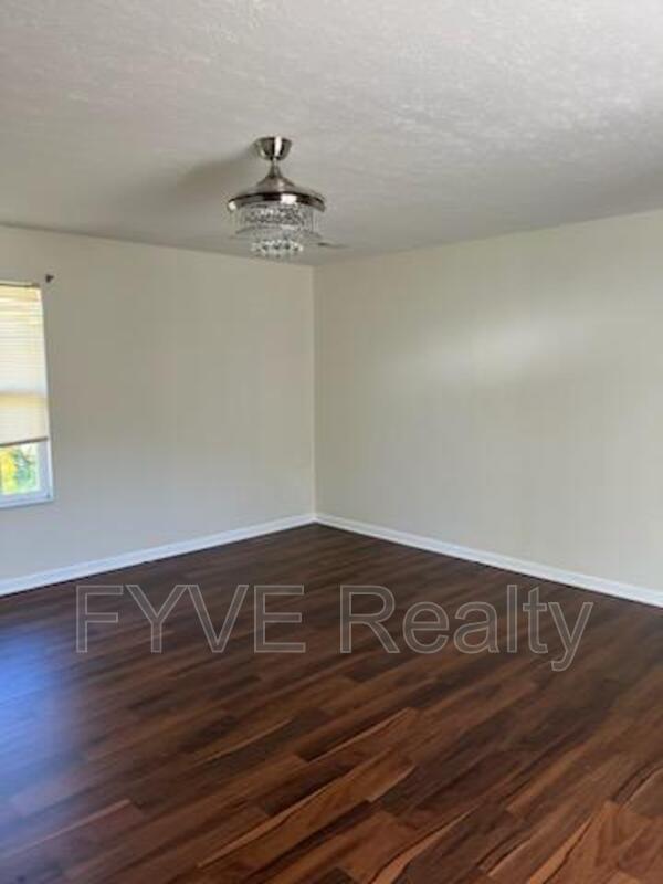 Building Photo - 2426 Middlebrook Ridge Ln