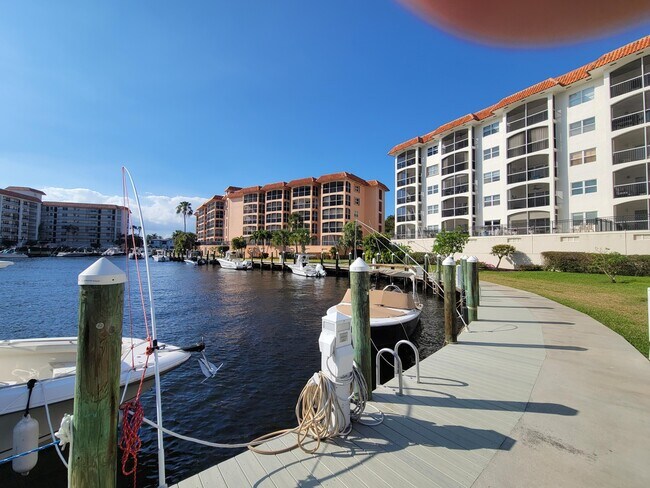 Building Photo - 2871 N Ocean Blvd