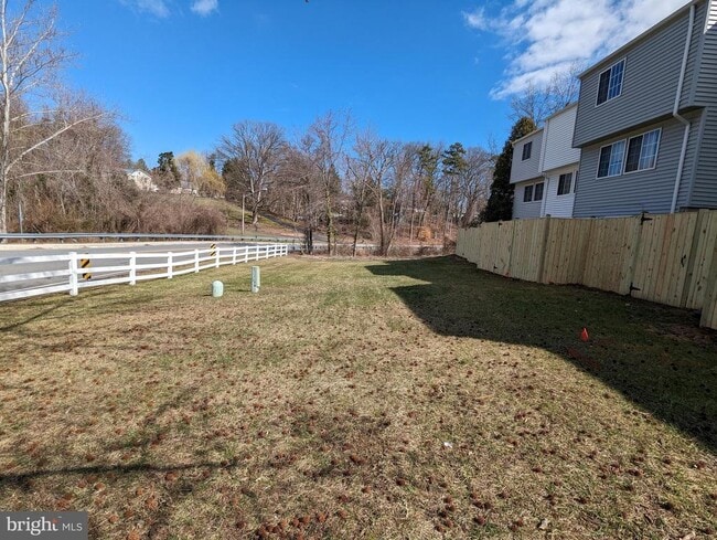 Building Photo - 1680 Thenia Pl