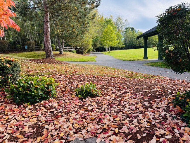 Building Photo - 5330 Larrabee Way
