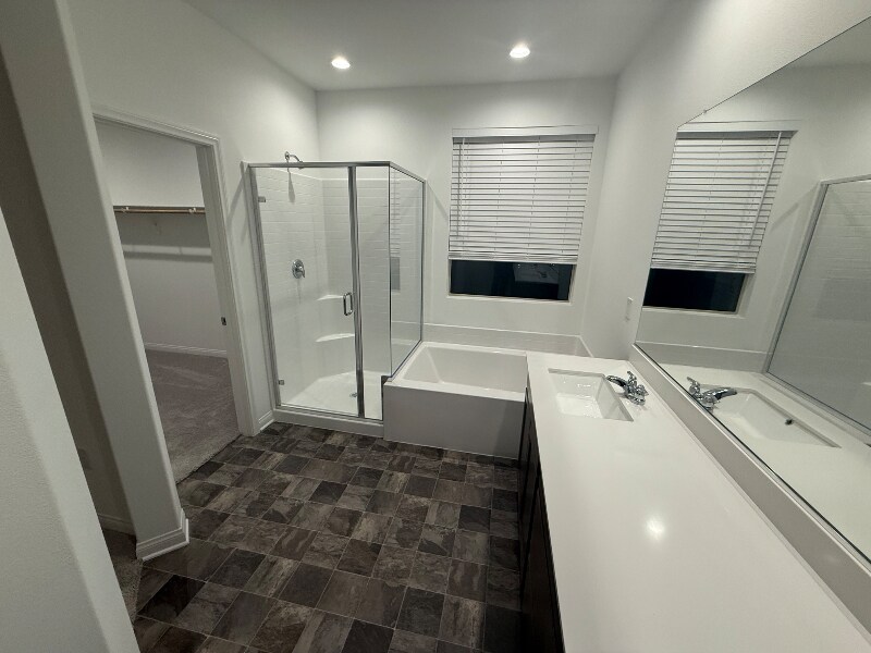 Building Photo - 4212 Larchwood Ln