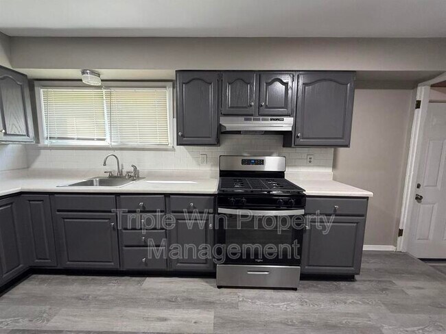 Building Photo - 24 Barto Dr