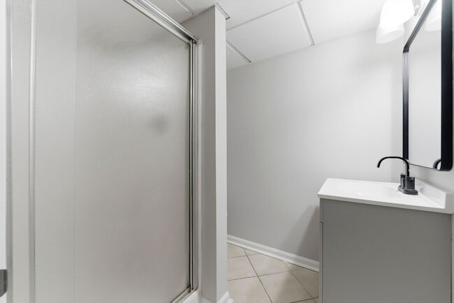 Building Photo - FULLY RENOVAYED TOWNHOME @ KENNESAW, REMARKABLE VALUE!!