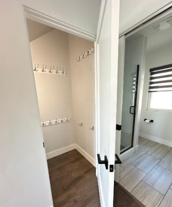 Building Photo - 1514 W River St