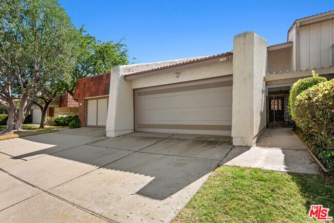 Building Photo - 106 Cresta Verde Dr