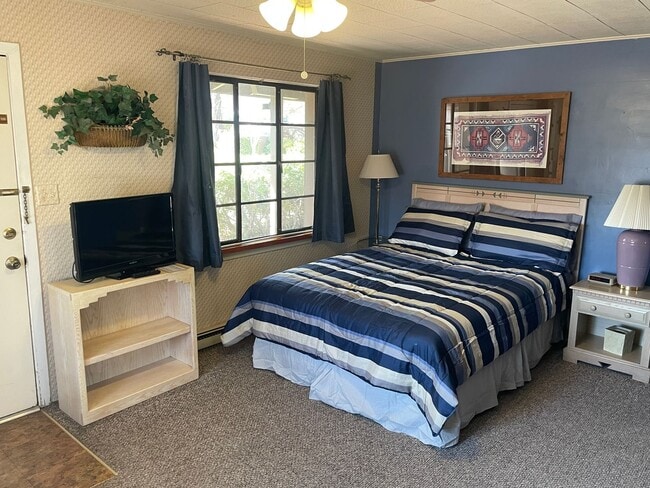 Building Photo - STUDIO APT - ROSE TREE INN, UPTOWN SEDONA-...