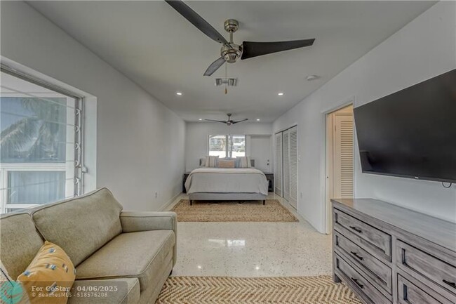 Building Photo - 2717 Yacht Club Blvd