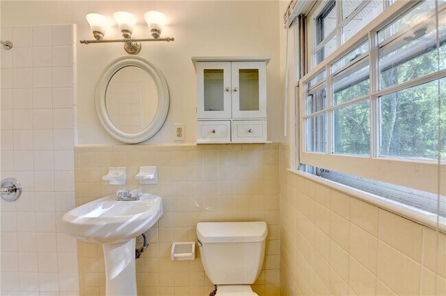 Building Photo - 2628 Whitehurst Dr