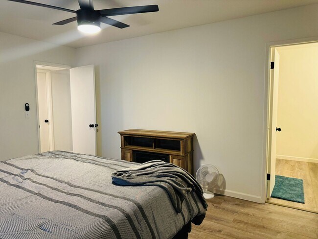 Building Photo - WINTER VACATION RENTAL: Newly Updated 3-Bedroom Home by the River with RV Parking