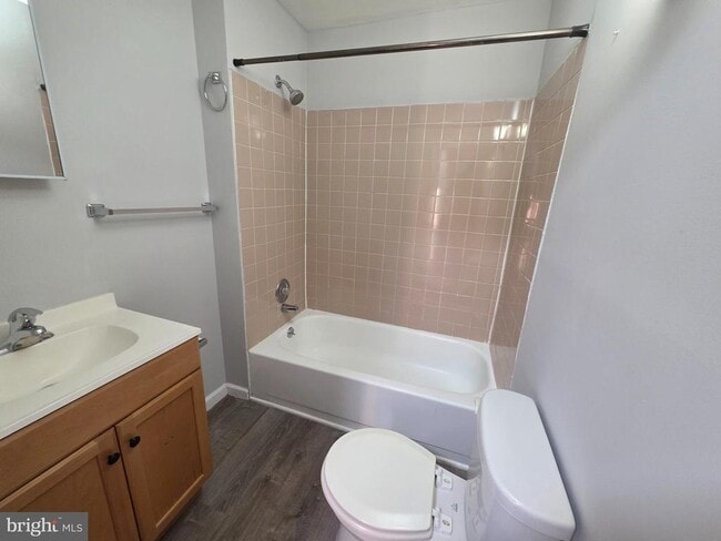 Building Photo - 110 N 4th St.