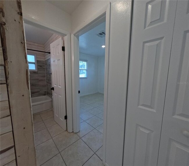 Building Photo - 809 Plumosa Ave