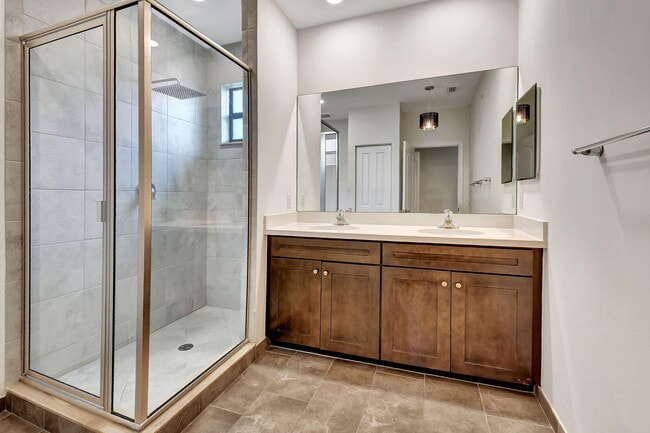 Building Photo - 12994 Anthorne Ln