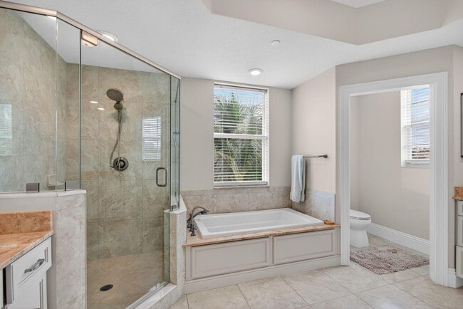 Building Photo - 834 Bay Colony Dr S