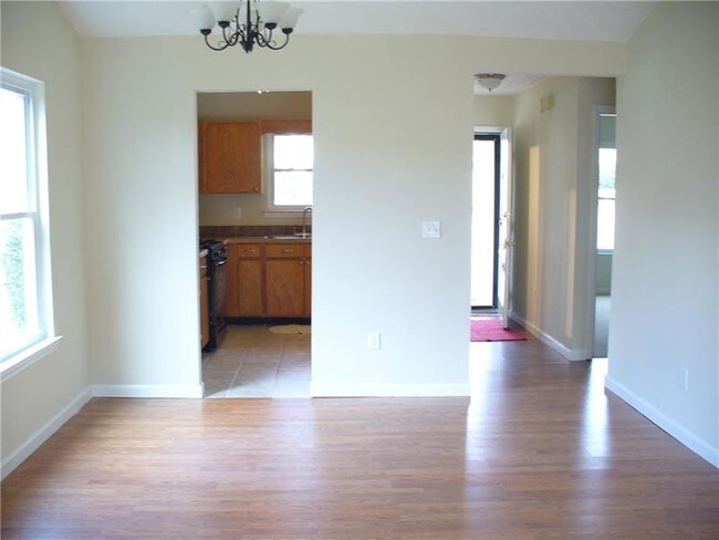 Building Photo - 2025 Jebs Ct