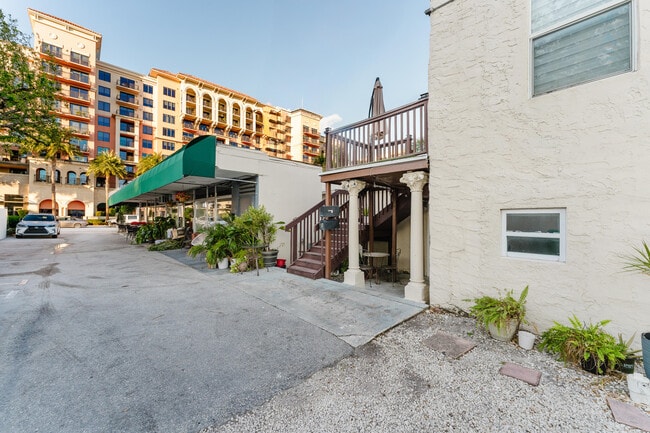 Building Photo - 364 E Palmetto Park Rd