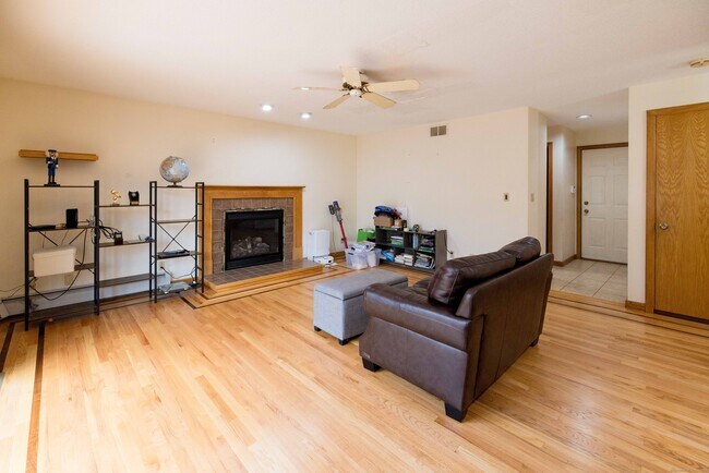 Building Photo - 18 Clifford Ave