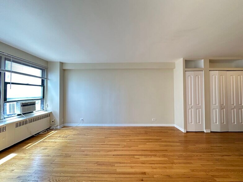 Building Photo - 4180 N Marine Dr