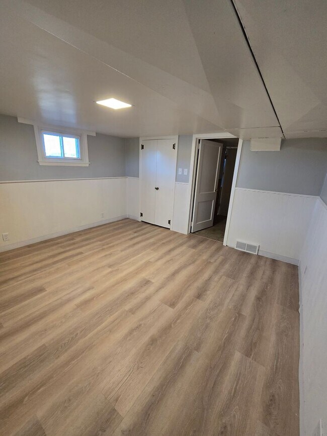 Building Photo - Remodeled Ranch Home