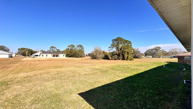 Building Photo - DISCOVER THE BEAUTIFUL 2 Bd/2Ba Duplex in Sebring!!