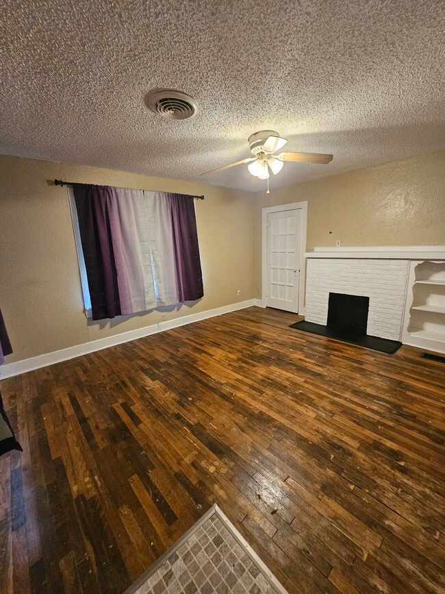Building Photo - 5108 Locke Ave