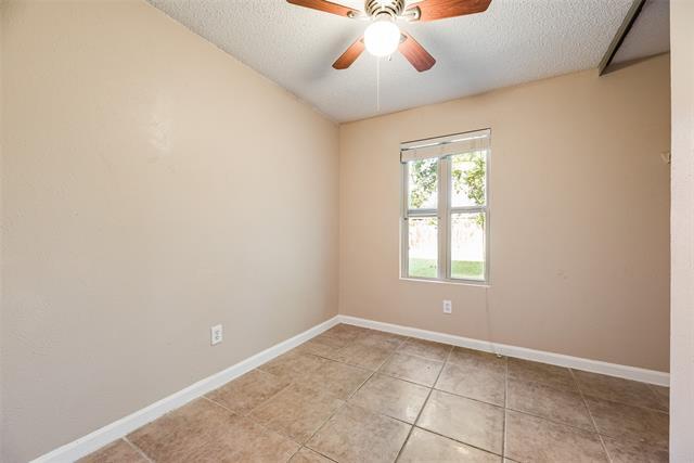 Building Photo - 7204 Shadow Bend Dr