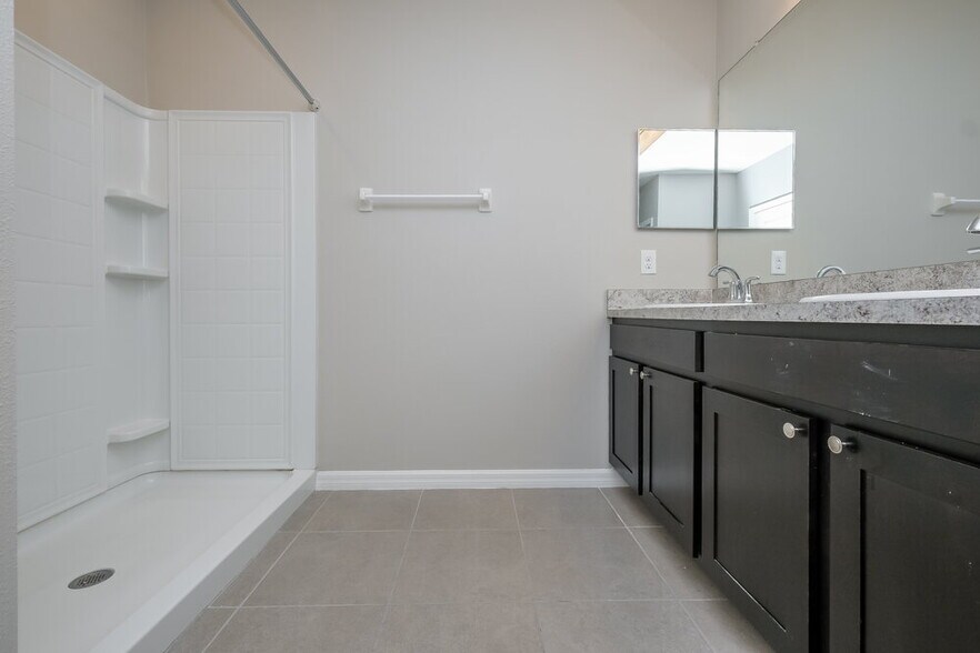 Building Photo - 10006 Warm Stone St