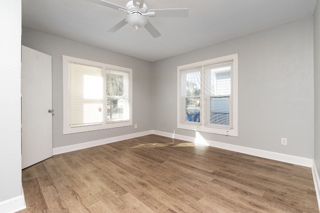 Building Photo - 3017 Freemont Terrace S