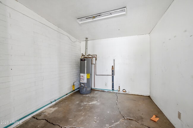 Building Photo - 3905 W Almeria Rd